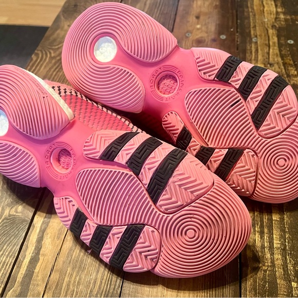 Trae Young 2.0 - Picture 5 of 5